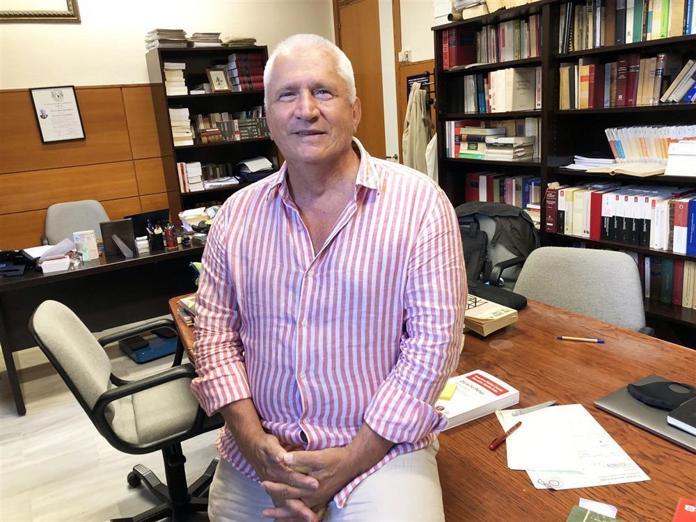 GS luật hình sự: Tây Ban Nha có thể yêu cầu bàn giao 2 nghệ sĩ Việt-2