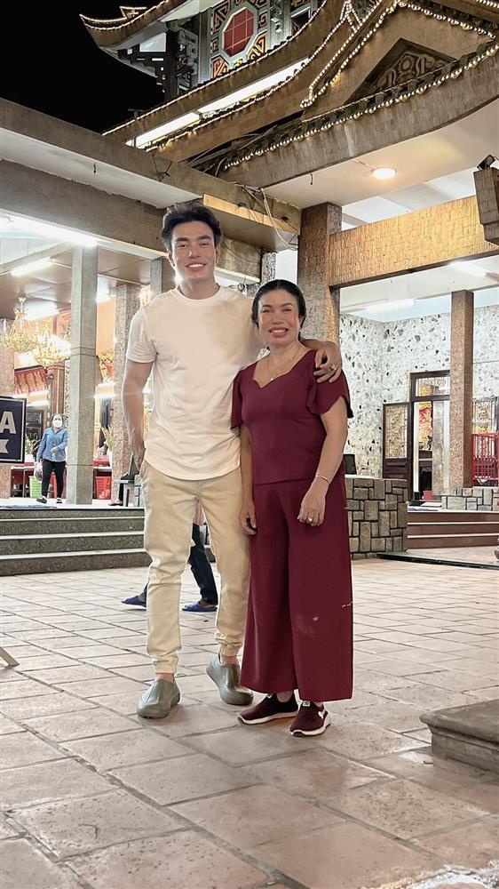 Lê Dương Bảo Lâm dao kéo tơi bời vẫn còn nguyên 1 điểm giữ từ bé-8