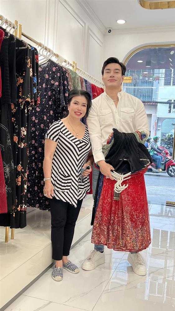 Lê Dương Bảo Lâm dao kéo tơi bời vẫn còn nguyên 1 điểm giữ từ bé-9