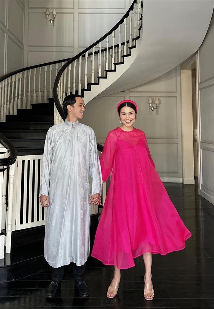 Hà Tăng và chồng 10 năm 1 kiểu chụp đánh dấu chủ quyền-3