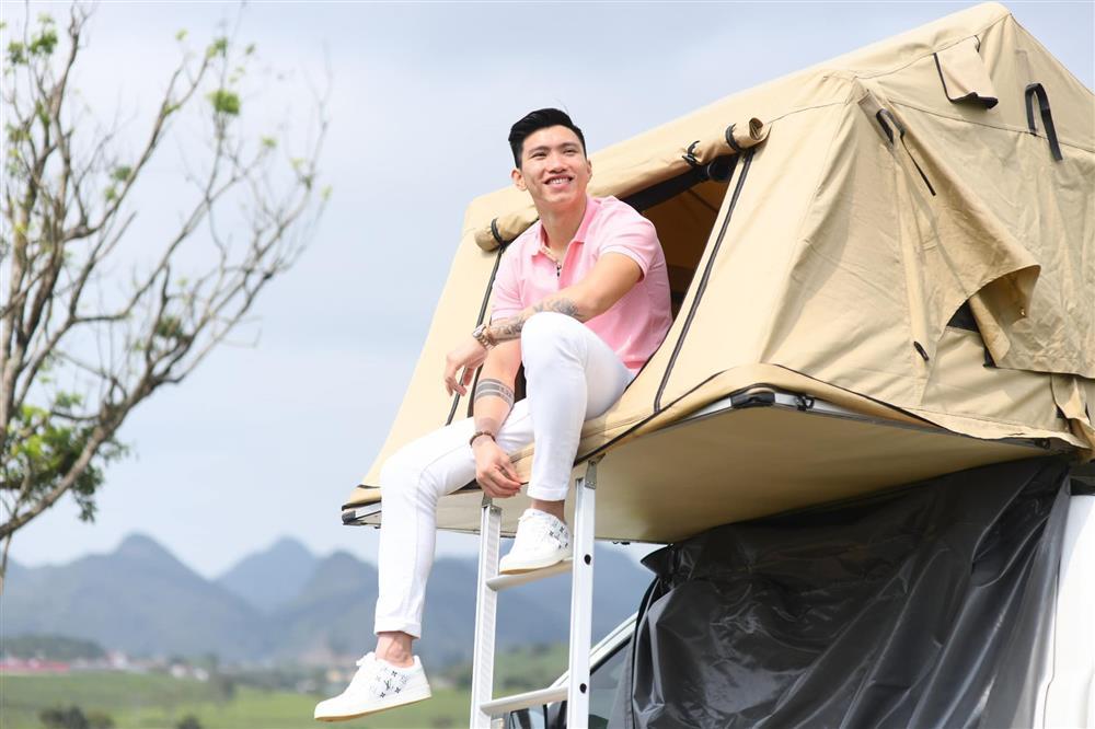 Đoàn Văn Hậu mặc mãi một kiểu quần hẹn hò Doãn Hải My-5