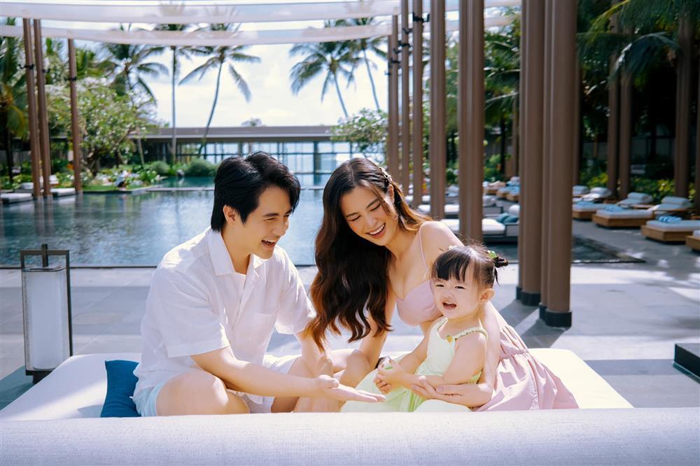 Ông Cao Thắng gây tranh cãi với màn đỡ con chốn đông người-9