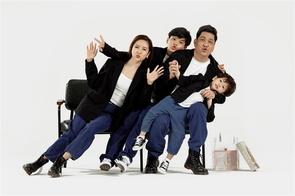 Tin showbiz Việt ngày 19/8: Vợ cũ Đàm Vĩnh Hưng ghé biệt thự Lệ Quyên-12