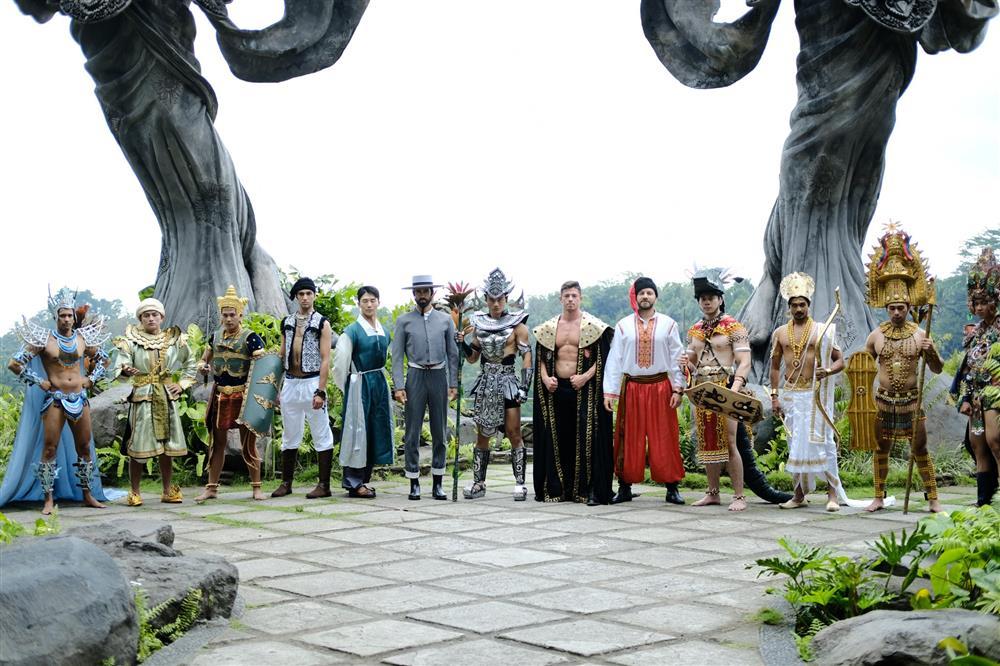 Minh Khắc diện quốc phục khó hiểu tại Man Of The Year 2022-5