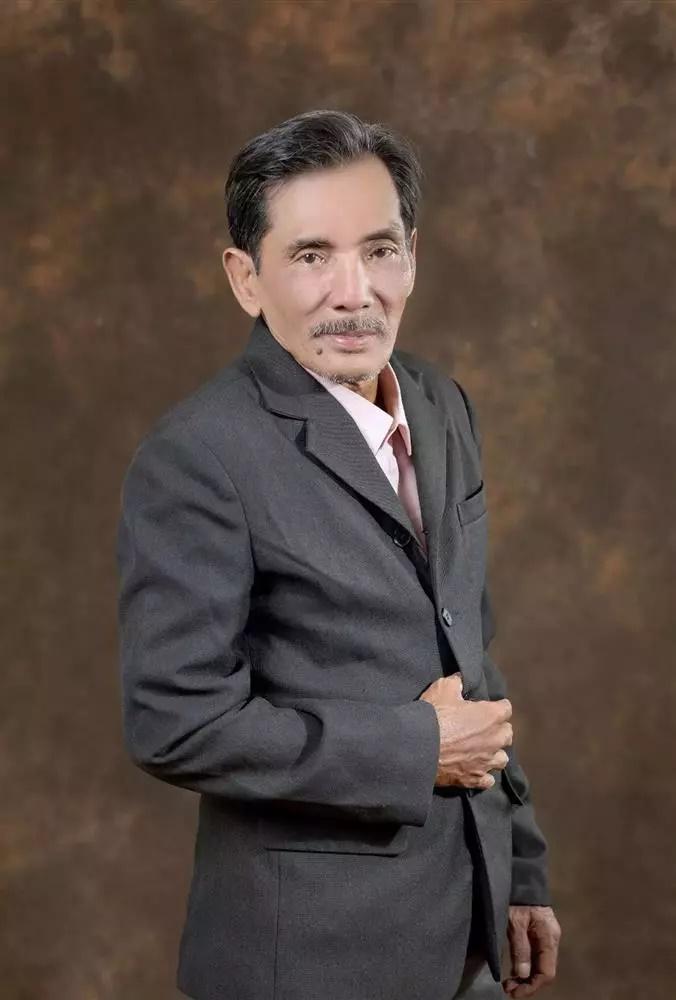 Thương Tín hom hem như cụ ông lọt vào ống kính team qua đường-3