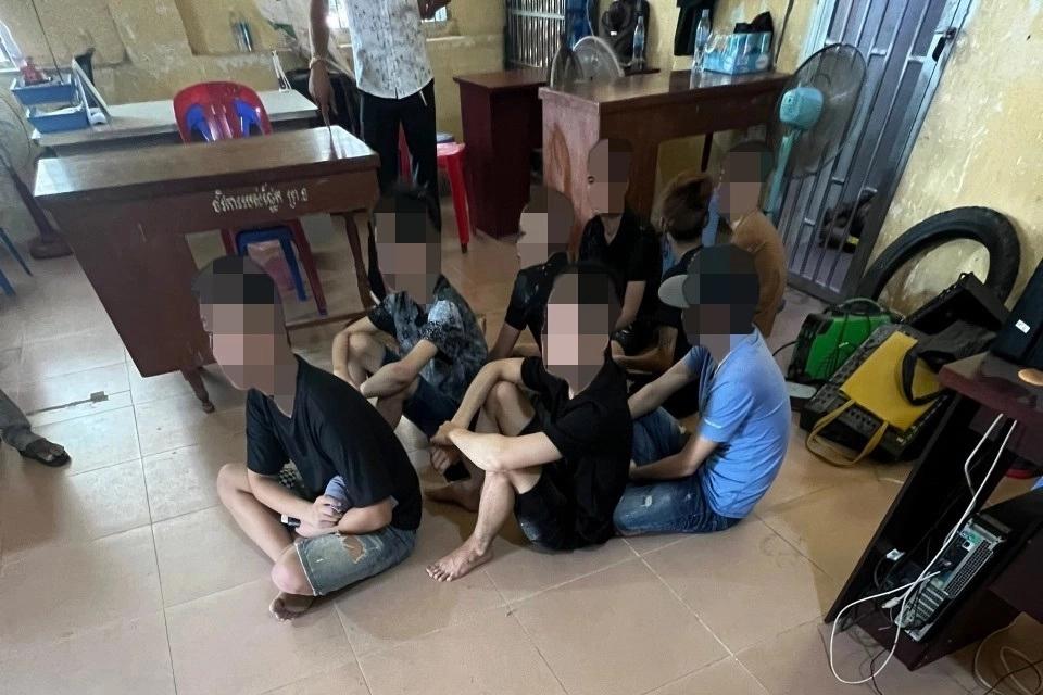 Bánh vẽ việc nhẹ lương cao và những cuộc trốn chạy thoát thân-2