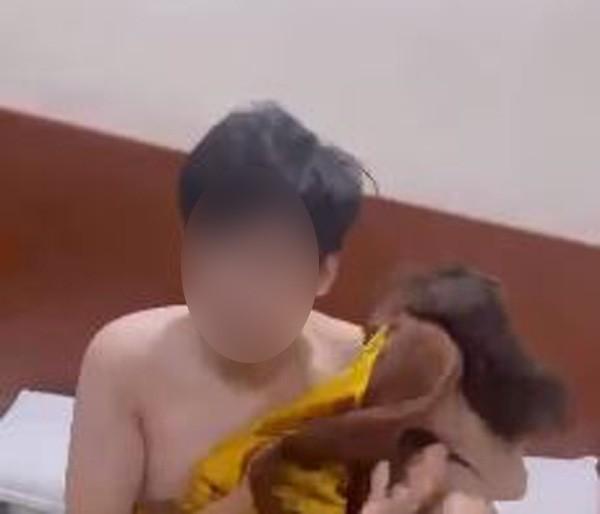 Đưa con dâu đi đánh tiểu tam, bố đẻ bị con trai ký giấy từ mặt-2