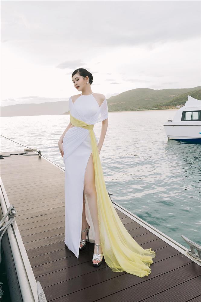 Hòa Minzy như công chúa - Thùy Tiên có 2 bộ cánh đẹp xuất sắc-3