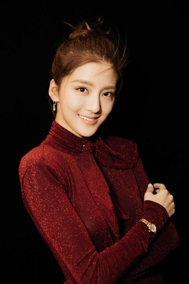 Rộ tin Ngô Thiên Ngữ có bầu với đại gia-6