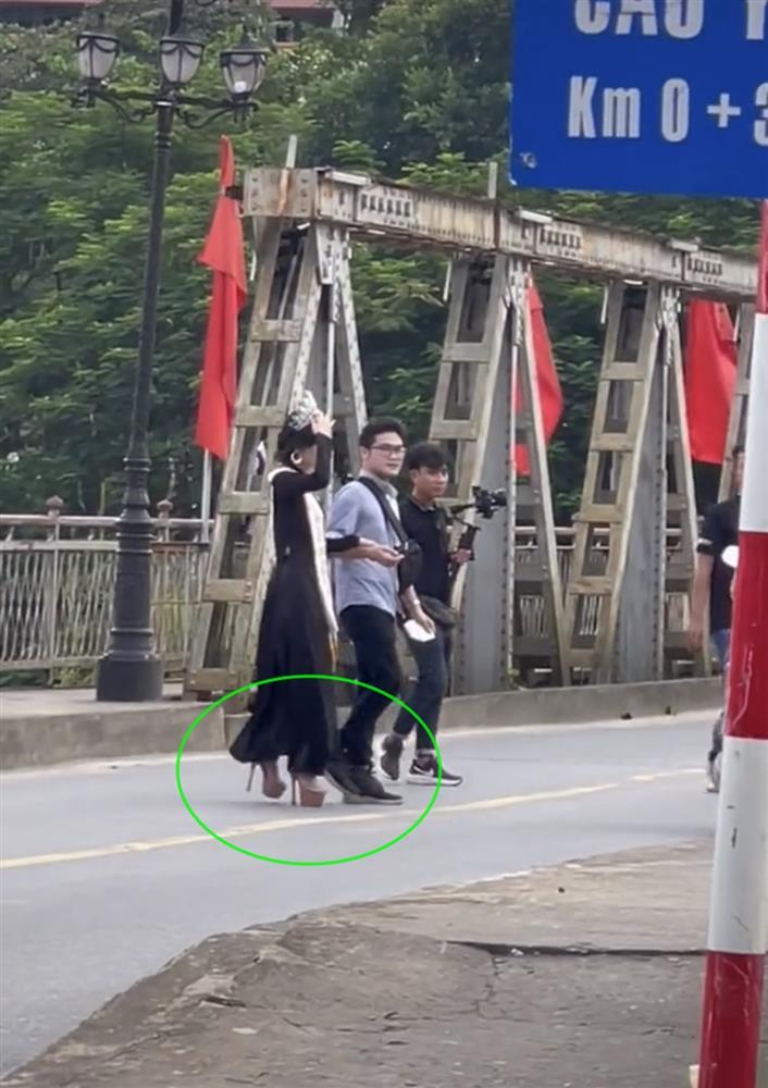 Nông Thúy Hằng không ai quan tâm khi trở về quê hương?-7