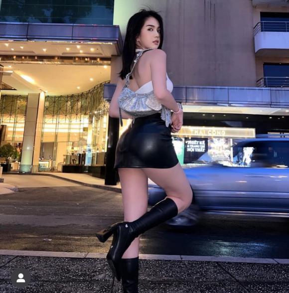 Hương Giang kín đáo sau chia tay Matt Liu - Ngọc Trinh sexy đối lập-6