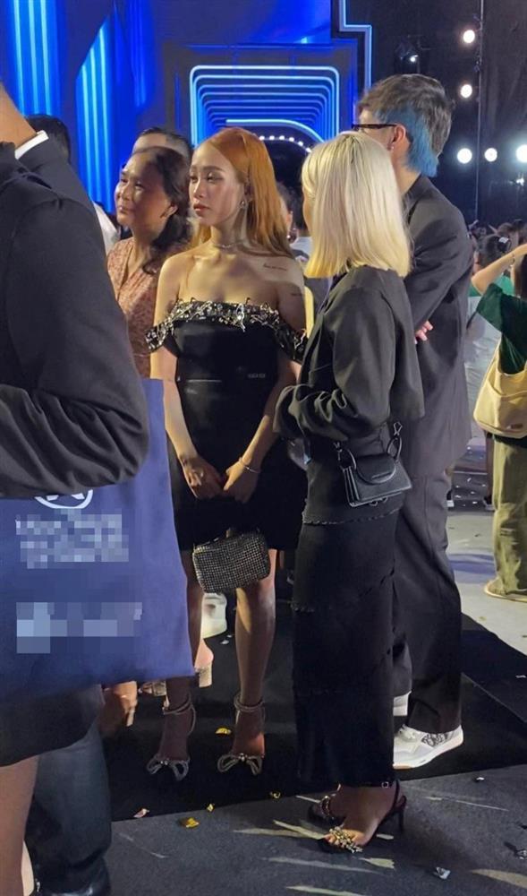 Giật mình con gái Minh Nhựa bị chụp lén, nhan sắc khác ảnh phây-1