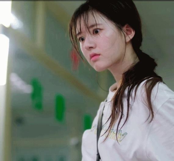 Angela Baby, Dương Tử ai diễn xuất trợn mắt gây ám ảnh hơn?-12