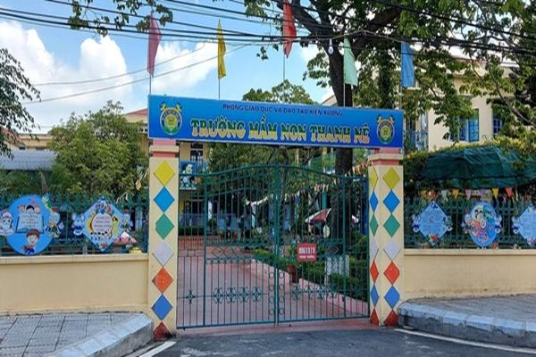 Tạm đình chỉ cô giáo dùng thước đánh vào đầu học sinh lớp 1-2