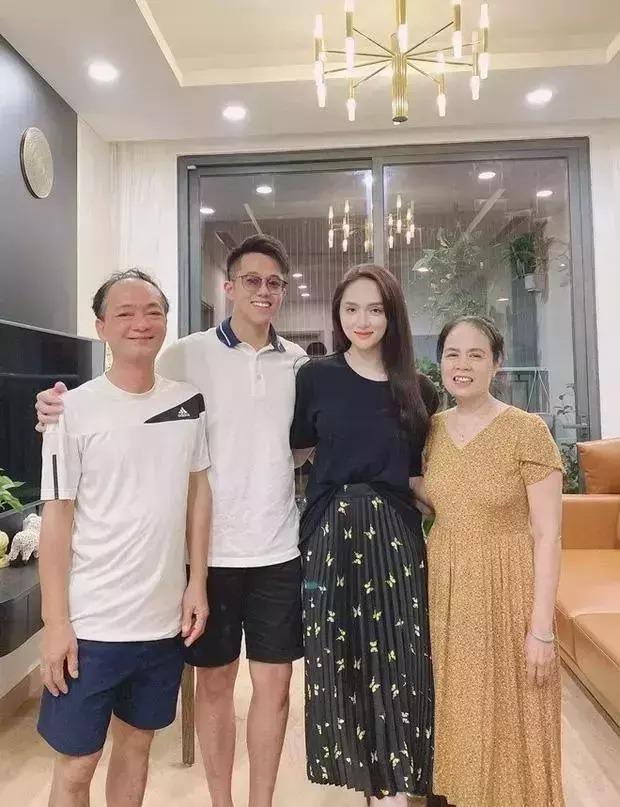 Hương Giang - Matt Liu ra mắt gia đình, sống chung vẫn không thể cưới-4