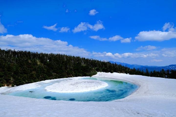 Kỳ ảo Hồ Mắt Rồng chỉ xuất hiện đúng một lần trong năm-5