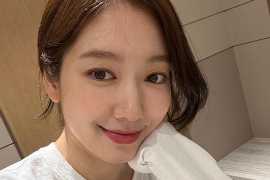 Park Shin Hye hé lộ nhan sắc sau khi sinh con đầu lòng