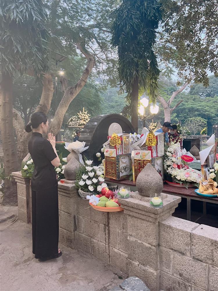 Lệ Quyên tay trong tay tình trẻ Lâm Bảo Châu ở Côn Đảo-1