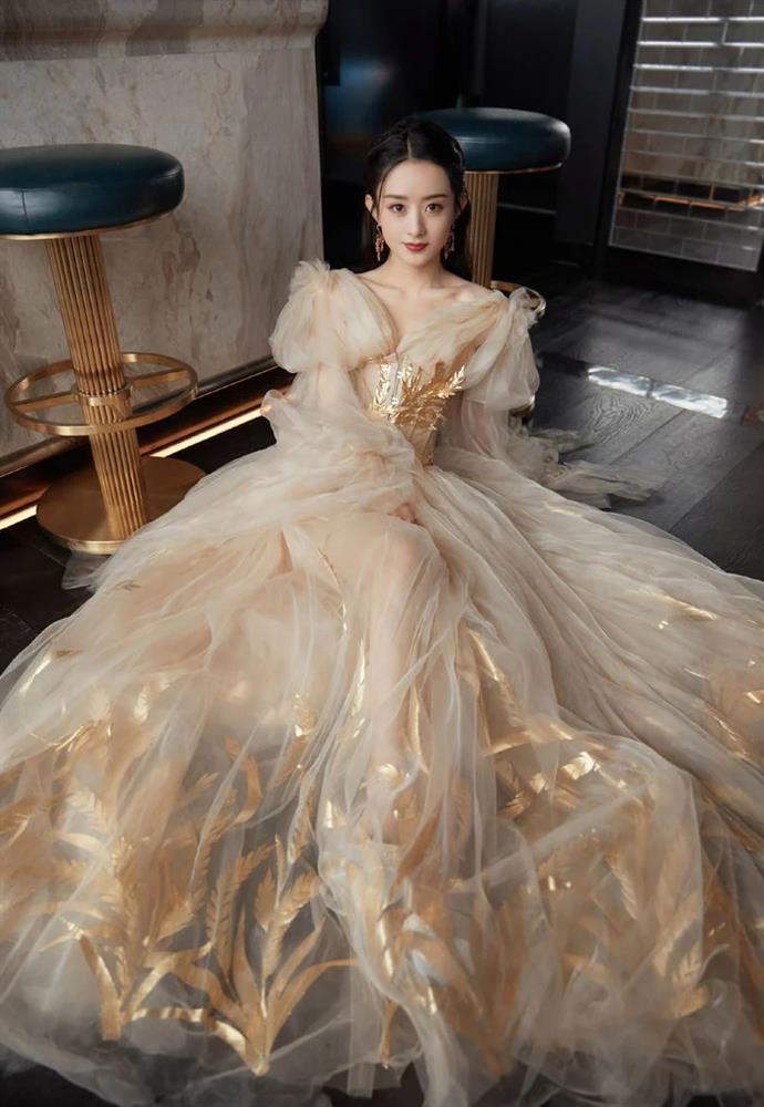 Lưu Diệc Phi, Triệu Lệ Dĩnh diện váy công chúa đẹp tựa nữ thần-3