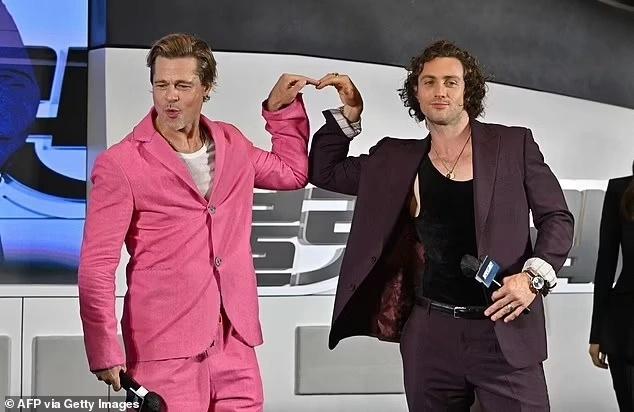 Brad Pitt phản ứng trước tin bạo hành Angelina Jolie trên máy bay-1