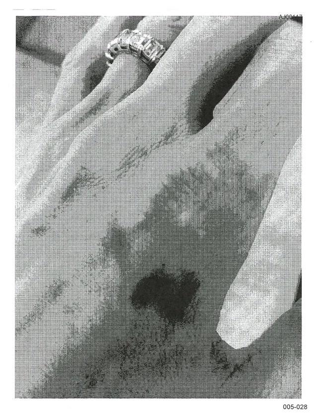 Brad Pitt phản ứng trước tin bạo hành Angelina Jolie trên máy bay-3