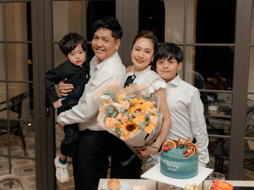 Tin showbiz Việt ngày 20/8: Lê Phương đẹp giữa rừng nhân tạo-11