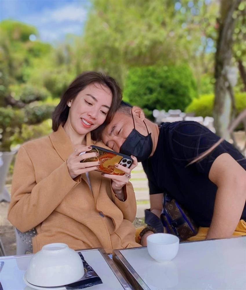 Tin showbiz Việt ngày 20/8: Lê Phương đẹp giữa rừng nhân tạo-12