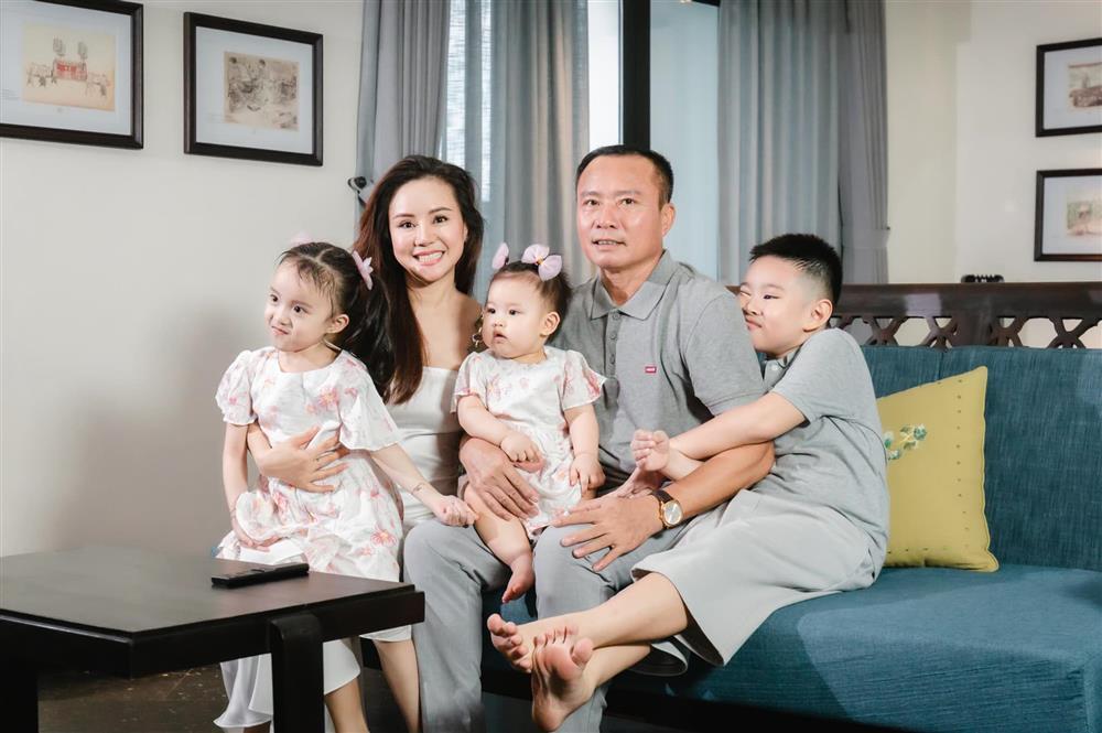 Tin showbiz Việt ngày 20/8: Lê Phương đẹp giữa rừng nhân tạo-15