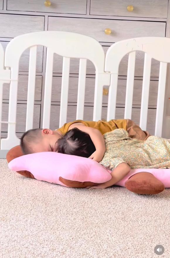 Leon bộc lộ năng khiếu thể thao y hệt ba Kim Lý-10