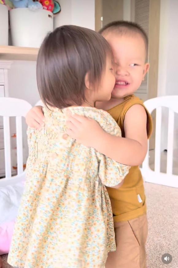 Leon bộc lộ năng khiếu thể thao y hệt ba Kim Lý-5