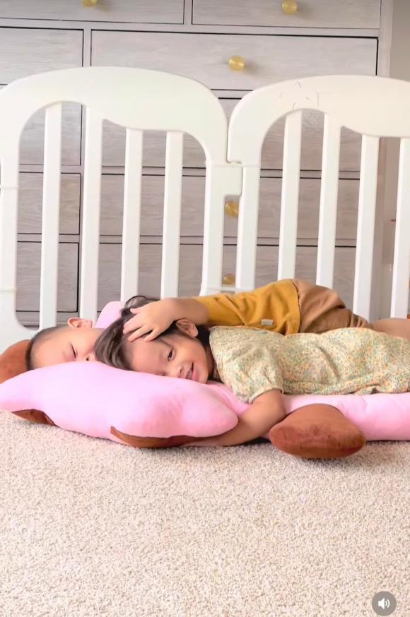 Leon bộc lộ năng khiếu thể thao y hệt ba Kim Lý-7