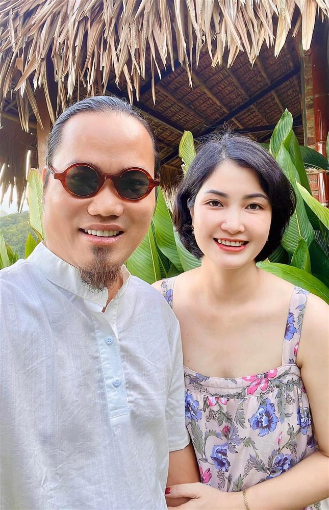 Vóc dáng đáng ngưỡng mộ của vợ trẻ Vượng Râu dù đã 5 con-1