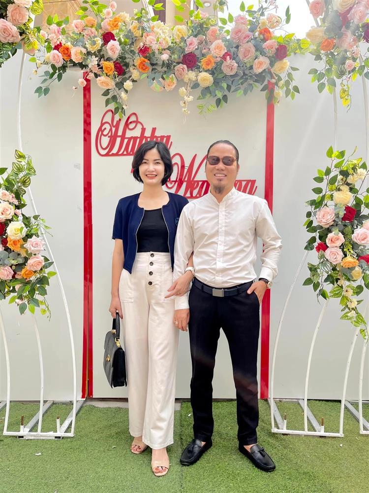 Vóc dáng đáng ngưỡng mộ của vợ trẻ Vượng Râu dù đã 5 con-4