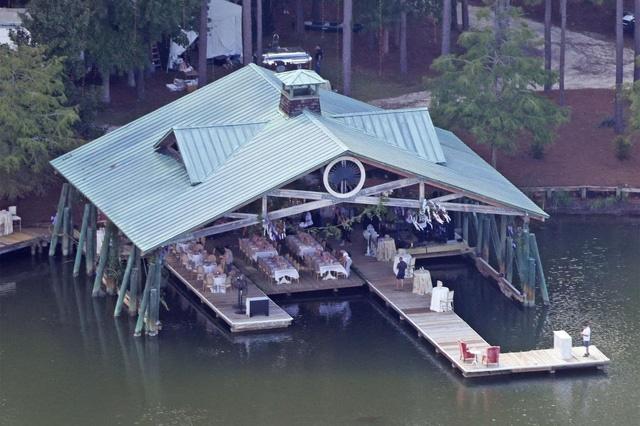 Đám cưới của Jennifer Lopez - Ben Affleck có pháo hoa và nhạc sống-2