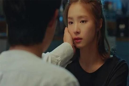 Yêu 2 năm anh không đụng vào người, ngày cưới tôi biết lý do