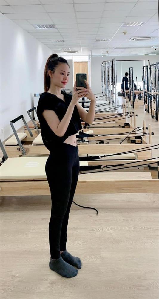 Để giữ eo 54 cm, Midu khoe dáng khá nhọc ở phòng tập-4