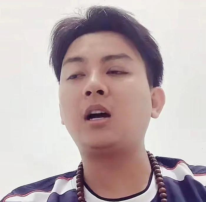 Hoài Lâm tỉnh táo livestream nhưng hát chênh phô cả bài-3