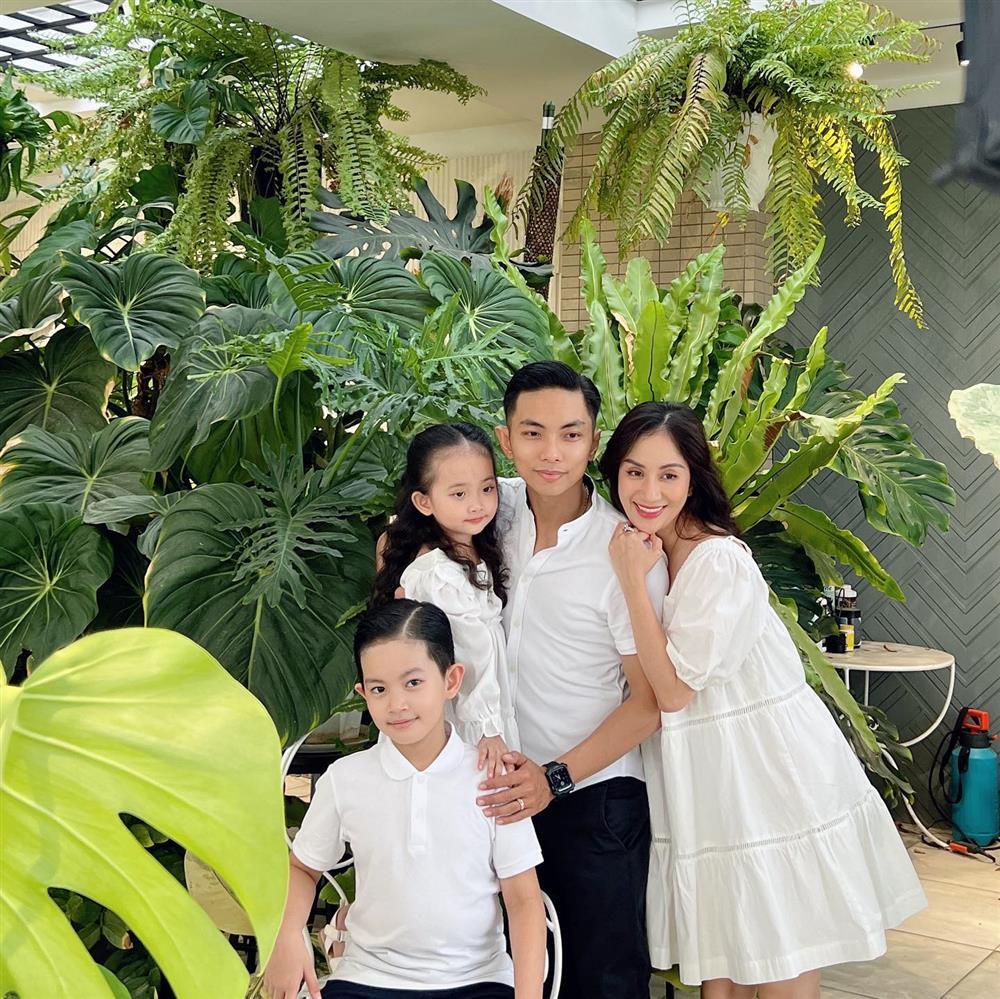 Ái nữ Khánh Thi - Phan Hiển nhảy nhót, nhìn chuẩn con nhà tông-6