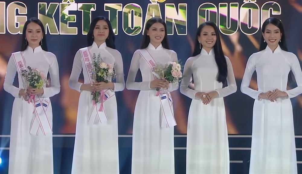 Mai Phương từng nắm tay Đỗ Thị Hà, nhìn là biết lý do bại trận?-1