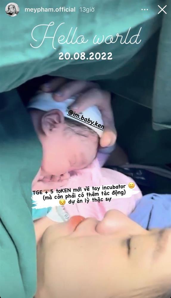 MC được triệu phú đô la cầu hôn trên máy bay đã sinh con đầu lòng-1