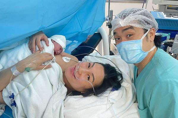 Đoạn kết viên mãn của Kathy Uyên ở tuổi 42-5