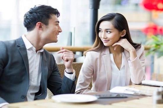 Đi làm về muộn, nhìn cái bánh kem trên bàn mà tôi rơi nước mắt