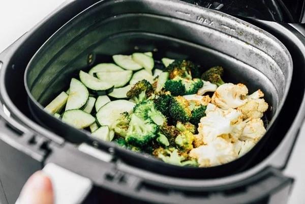 5 loại thực phẩm tuyệt đối không được nấu bằng nồi chiên không dầu-2