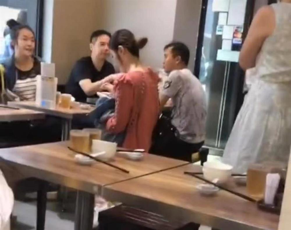 Diva Trần Tuệ Lâm trẻ đẹp khó tin tuổi 50-2