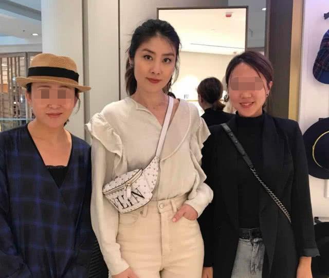 Diva Trần Tuệ Lâm trẻ đẹp khó tin tuổi 50-3