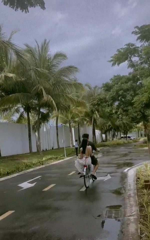 Doãn Hải My bị soi mặc hở bạo khi hẹn hò cùng Đoàn Văn Hậu-1