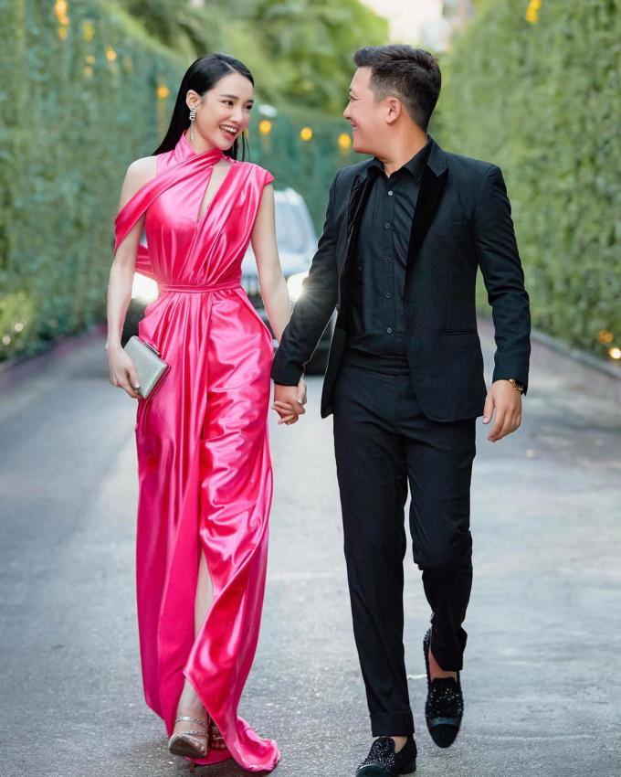 Nhã Phương có phản ứng sau khi bị bắt gặp đi mua đồ bầu-6