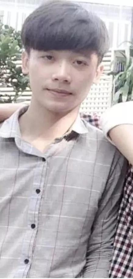 Lên đồ như chú rể, Quang Linh Vlog bị cà khịa căng ngoại hình-5