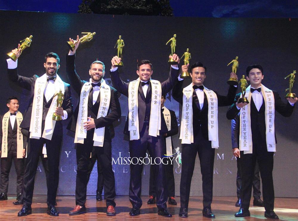 Tân Man Of The Year 2022 ngã dúi dụi vì bạn thi chơi trội-3