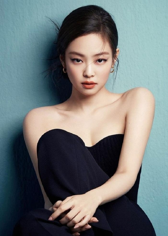 Jennie (Black Pink) khoe bờ vai tiền tỷ, sexy ở phim mới-4